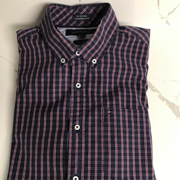 Tommy Hilfiger Men’s 100% Cotton Button Down Navy / Red Striped Shirt US 14 1/2 - Picture 1 of 8